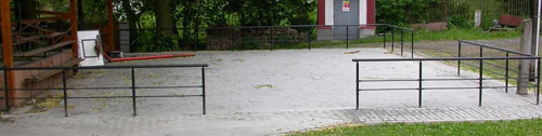 kované zábradlí k parketu - čelní pohled