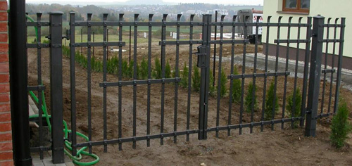 kovaný plot - brána