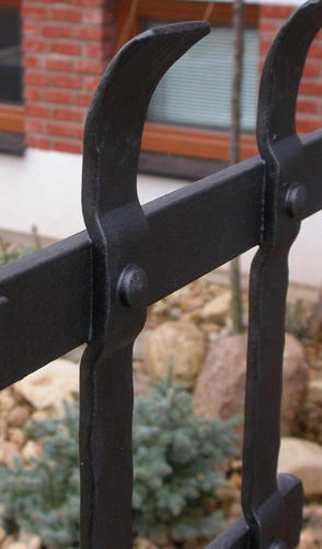 kovaný plot - detail horní části